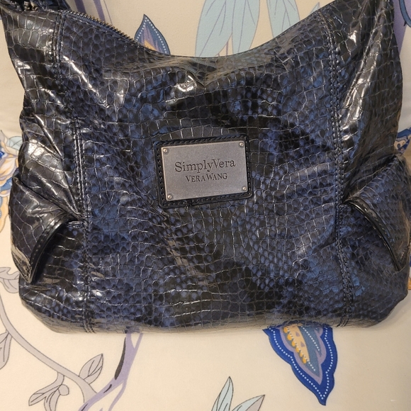 4/$25 SIMPLY VERA WANG PURSE - Picture 3 of 12